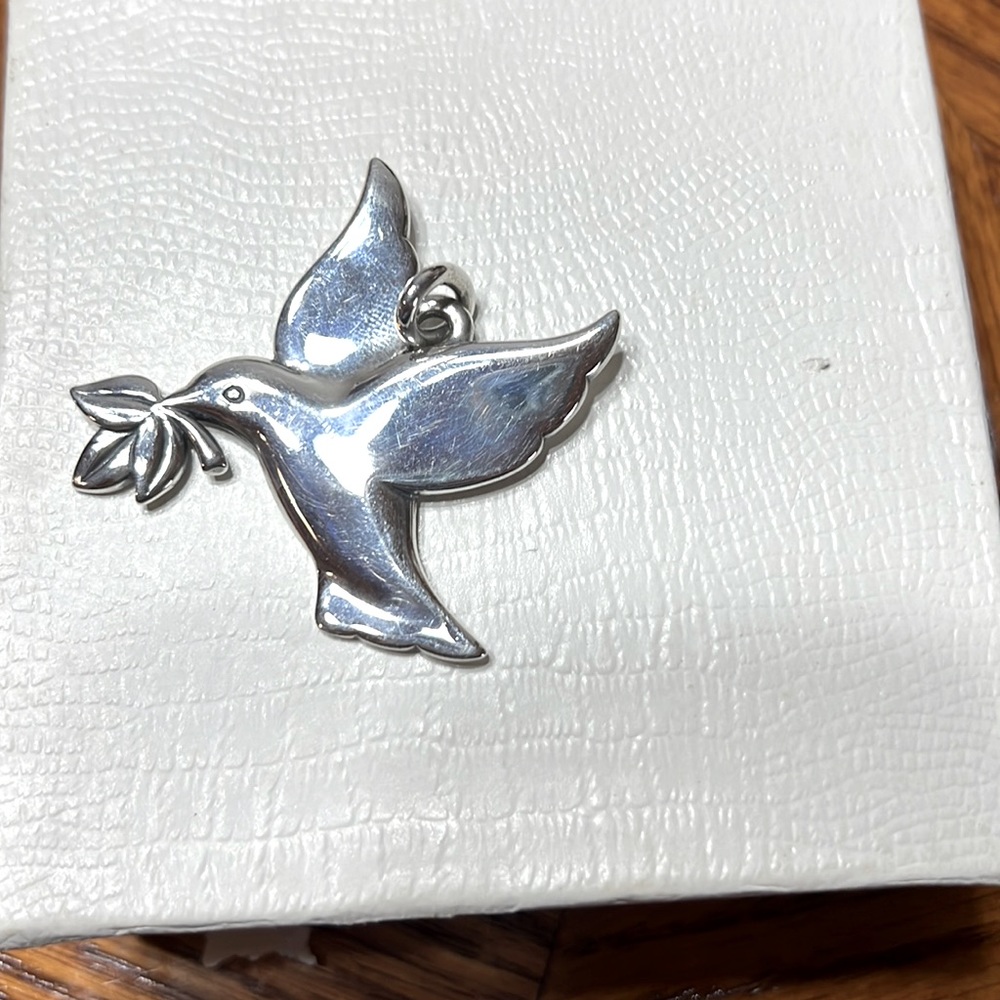 James Avery very rare and retired pendant